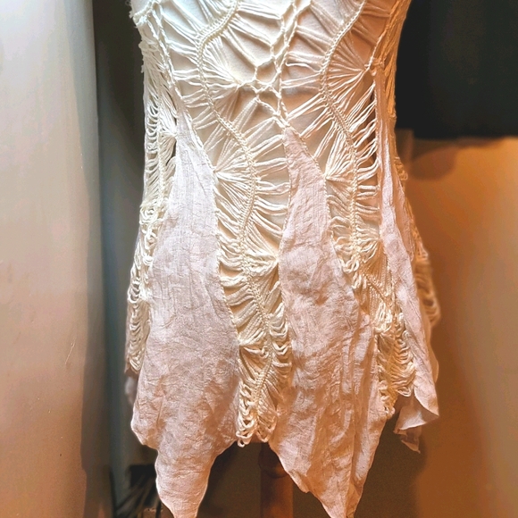 EUC| WHITE CREAM MACRAME BOHO FESTIVAL TOP - Picture 4 of 6